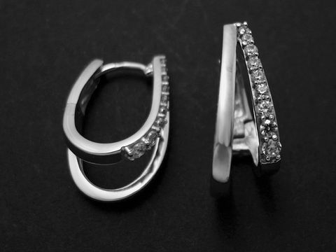 30142-0 Silber Ohrringe - Creolen - Zirkonia weiß - hinreißend, Hersteller: Juwelier Harnisch, bis 25 mm, elegant im Design, ideal für besondere Anlässe oder den Alltag.