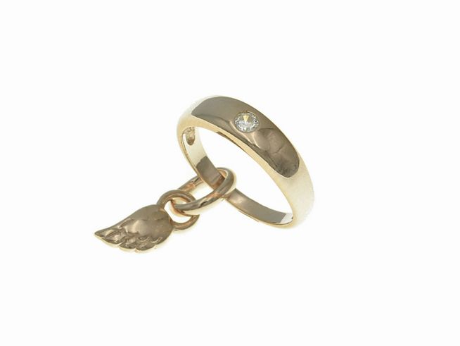 Taufring mit Flügel aus Sterling Silber, poliert, vergoldet in Roségold, mit Zirkonia, von Juwelier Harnisch, Silber mit Anhänger. Elegantes Schmuckstück für besondere Anlässe.