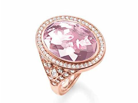 Ring aus Sterling Silber, vergoldet mit Roségold, verziert mit synthetischem Korund in Pink und Zirkonia-Steinen, Größe 52, von Thomas Sabo.