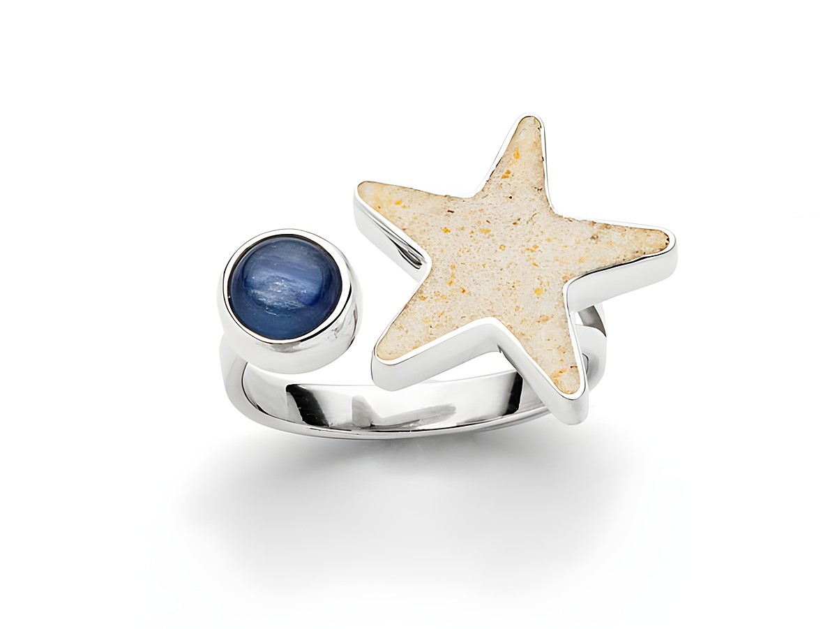 Sterling Silber Ring mit rhodiniertem Finish, einem Kyanit Edelstein und einem Strandsand Sandseestern in Form eines Sterns, Größe 58.