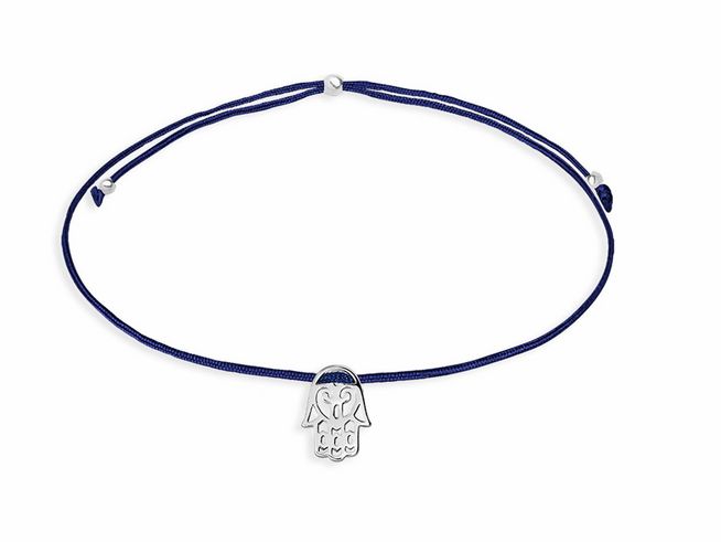 27000719-0 Silbernes Armband XS1676 von Xenox mit einem Fatimahand-Anhänger und blauer Schnur, ideal für modische Akzente und symbolische Bedeutung.