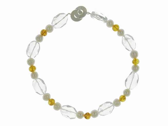 Steinkette aus Bernstein, Bergkristall und Süßwasser-Zuchtperlen in Weiß und Orange, 42 cm lang mit Silberverschluss, elegantes Schmuckstück von Juwelier Harnisch.