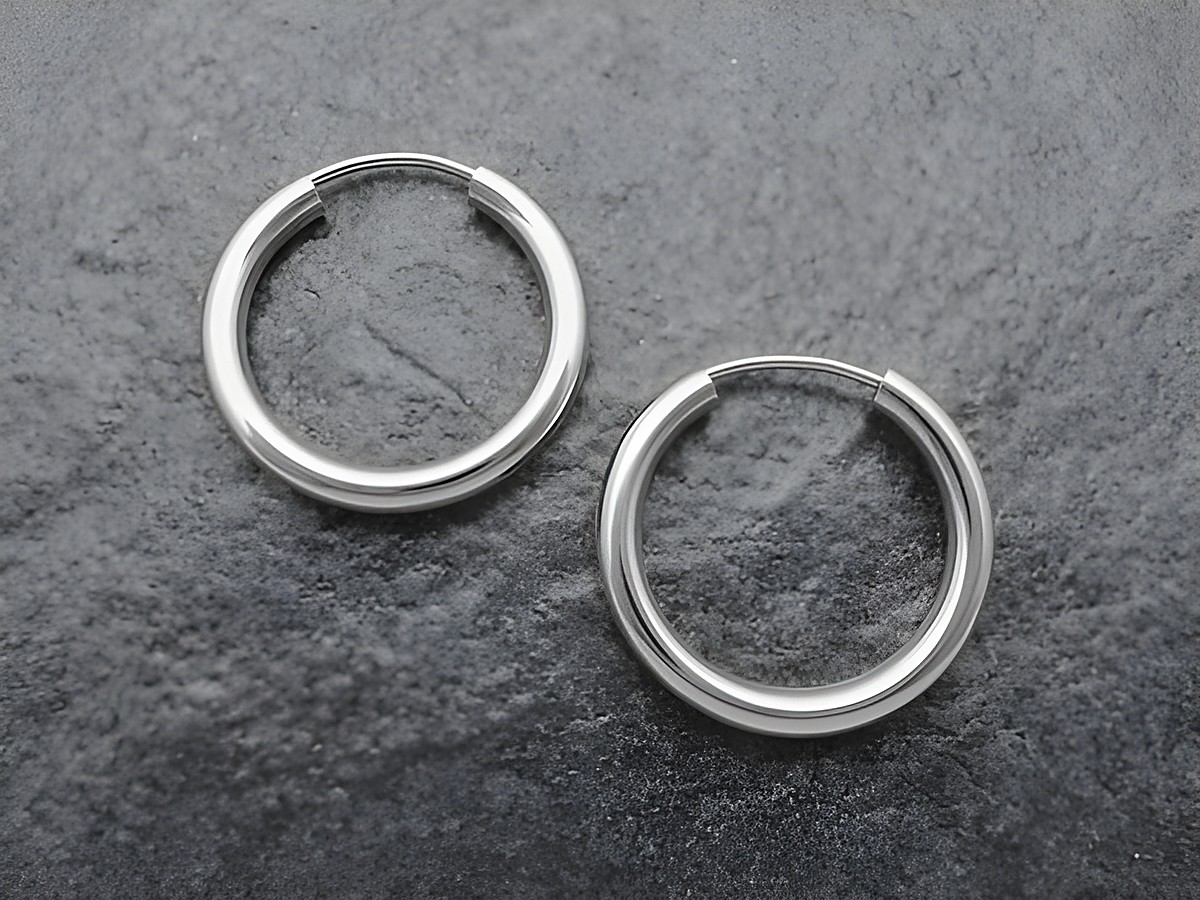 Silber Creolen 2 cm aus Sterling Silber, 2,5 mm dick, von Juwelier Harnisch, elegant und zeitlos, geeignet für jeden Anlass. Ideal als schmückendes Accessoire.