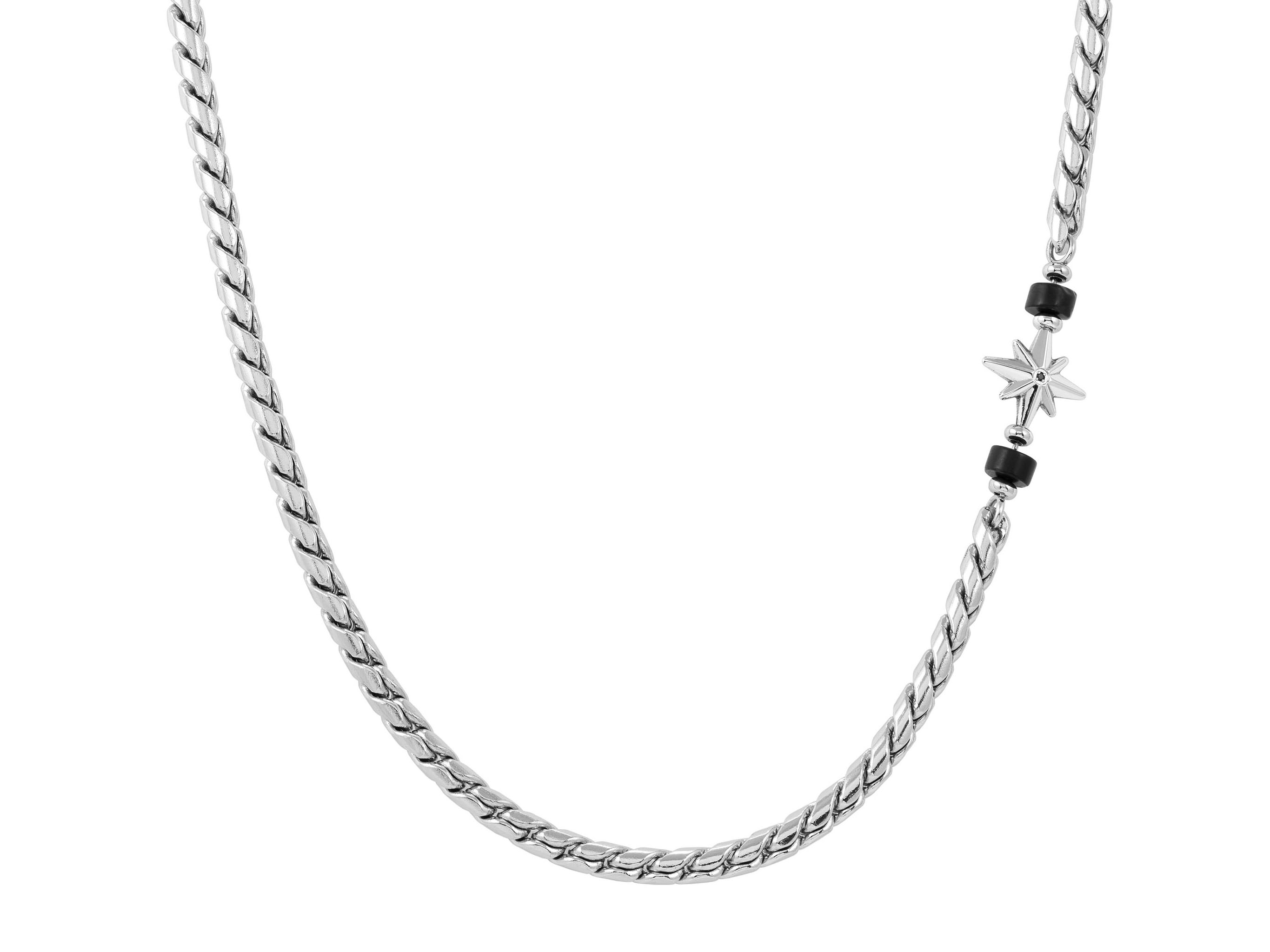 Halskette aus silberfarbenem Metall mit geflochtenem Design und Windrose-Anhänger, verziert mit schwarzen Achat-Elementen, verstellbare Länge von 55 bis 60 cm.