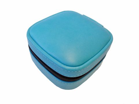 Schmuckkästchen in Türkis mit einem kompakten Design von 10 cm, Hersteller Juwelier Harnisch, ideal für die Aufbewahrung von Schmuck und kleinen Accessoires.