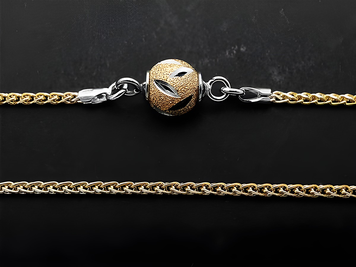 Silber Kette Venezia vergoldet rhodiniert 46 cm mit einem eleganten Magnetverschluss von Juwelier Harnisch, bietet zeitlosen Stil und besondere Eleganz. – Ansicht 2