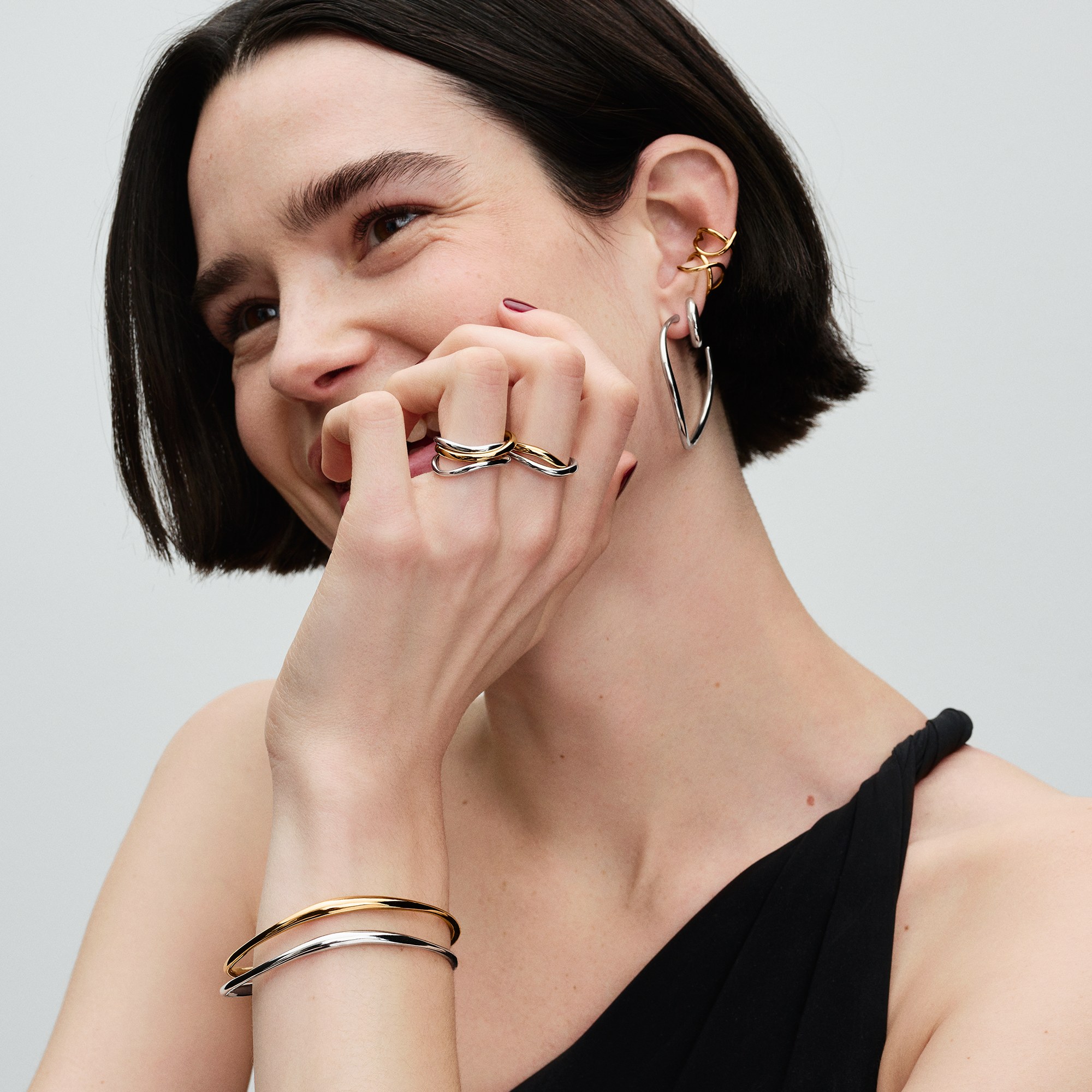 Pandora ESSENCE Bicolor Verschlungene Bänder Ring - Sterling Silber & Gelbgold verg. – Ansicht 5
