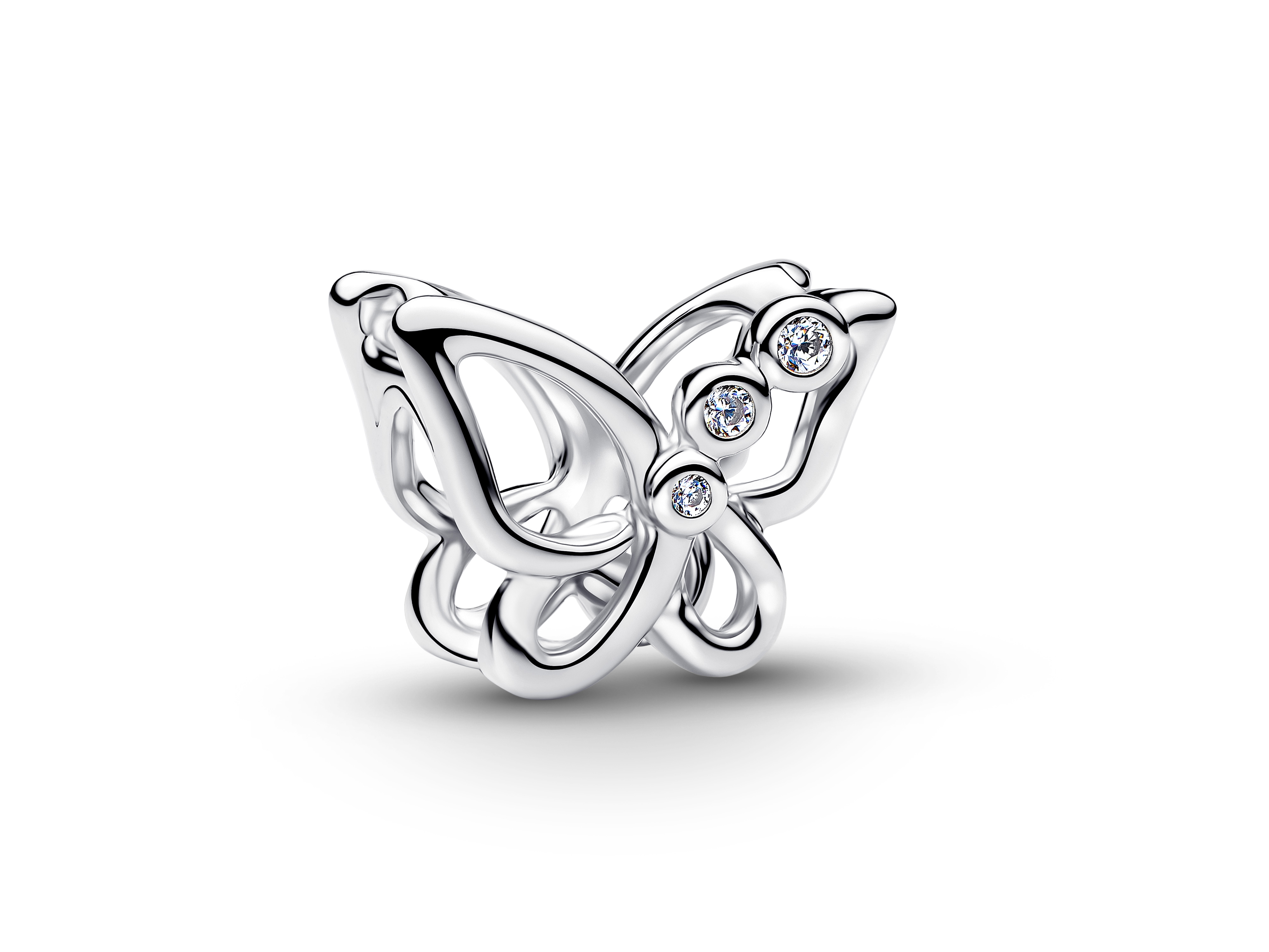 Silberner Charm in Form eines Schmetterlings von Pandora mit Zirkonia-Steinen, ein elegantes und funkelndes Schmuckstück, ideal für individuelle Armbänder und Sammlungen, Neuheiten von Pandora.