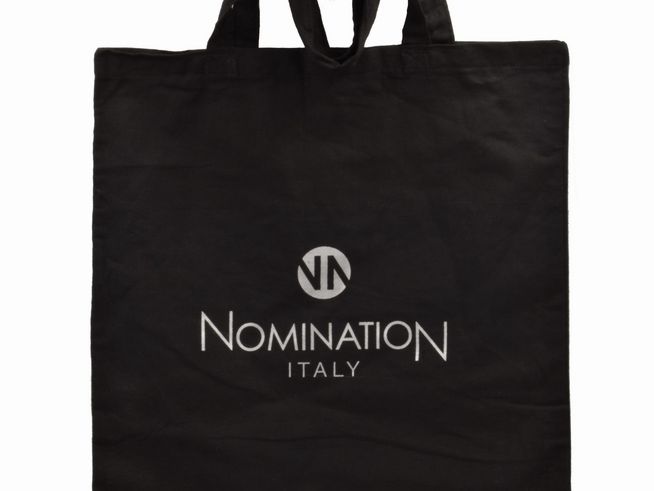 Einkaufsshopper Beutel in Schwarz mit dem Logo und der Aufschrift Nomination Italy. Der Beutel ist aus robustem Material gefertigt und eignet sich ideal für den alltäglichen Einkauf.