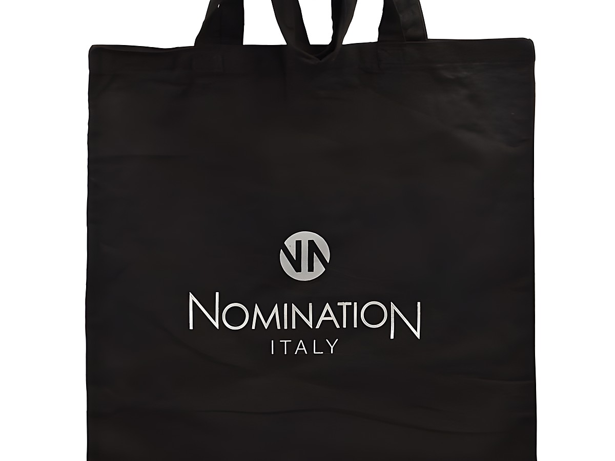 Einkaufsshopper Beutel in Schwarz mit dem Logo und der Aufschrift Nomination Italy. Der Beutel ist aus robustem Material gefertigt und eignet sich ideal für den alltäglichen Einkauf.