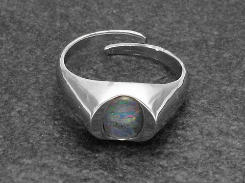 Silberring rho DESIGN verstellbar mit Opal Triplette, Hersteller Juwelier Harnisch, mit rhodiniertem Stein in eleganter Formgebung. Ideal für jeden Anlass.
