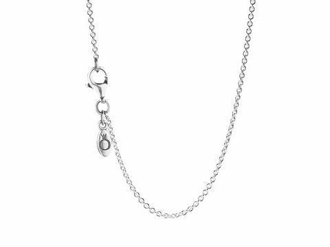 Verstellbare PANDORA Halskette aus hochwertigem Sterling Silber, Modell 590412-90, mit feinem Kettenmuster und praktischem Karabinerverschluss. Ideal für individuelle Styles.