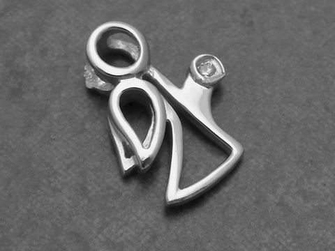 Ein kunstvoll gestalteter Engel-Anhänger aus rhodiniertem Sterling Silber mit einem brillanten Akzent, hergestellt von Juwelier Harnisch.