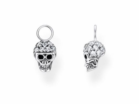 56969062-0 Einhänger aus geschwärztem Silber mit Totenkopf-Design, verziert mit strahlenden Kristallen, Teil der Thomas Sabo Charming Collection, ideal für individuellen Ohrschmuck.