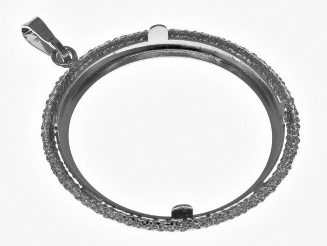 Münzfassung Anhänger aus echtem Silber rhodiniert, Durchmesser von 31,6 mm für maximal 3,5 cm Münzen, mit dekorativem Eiskordel-Muster, hergestellt von Juwelier Harnisch.