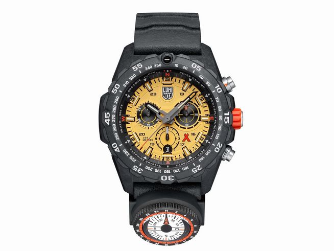 Die Luminox Bear Grylls XB.3745 Herren Armbanduhr hat ein schwarzes Gehäuse, ein gelbes Ziffernblatt mit Chronographenfunktionen und eine integrierte Kompass-Funktion. Ideal für Abenteuer.