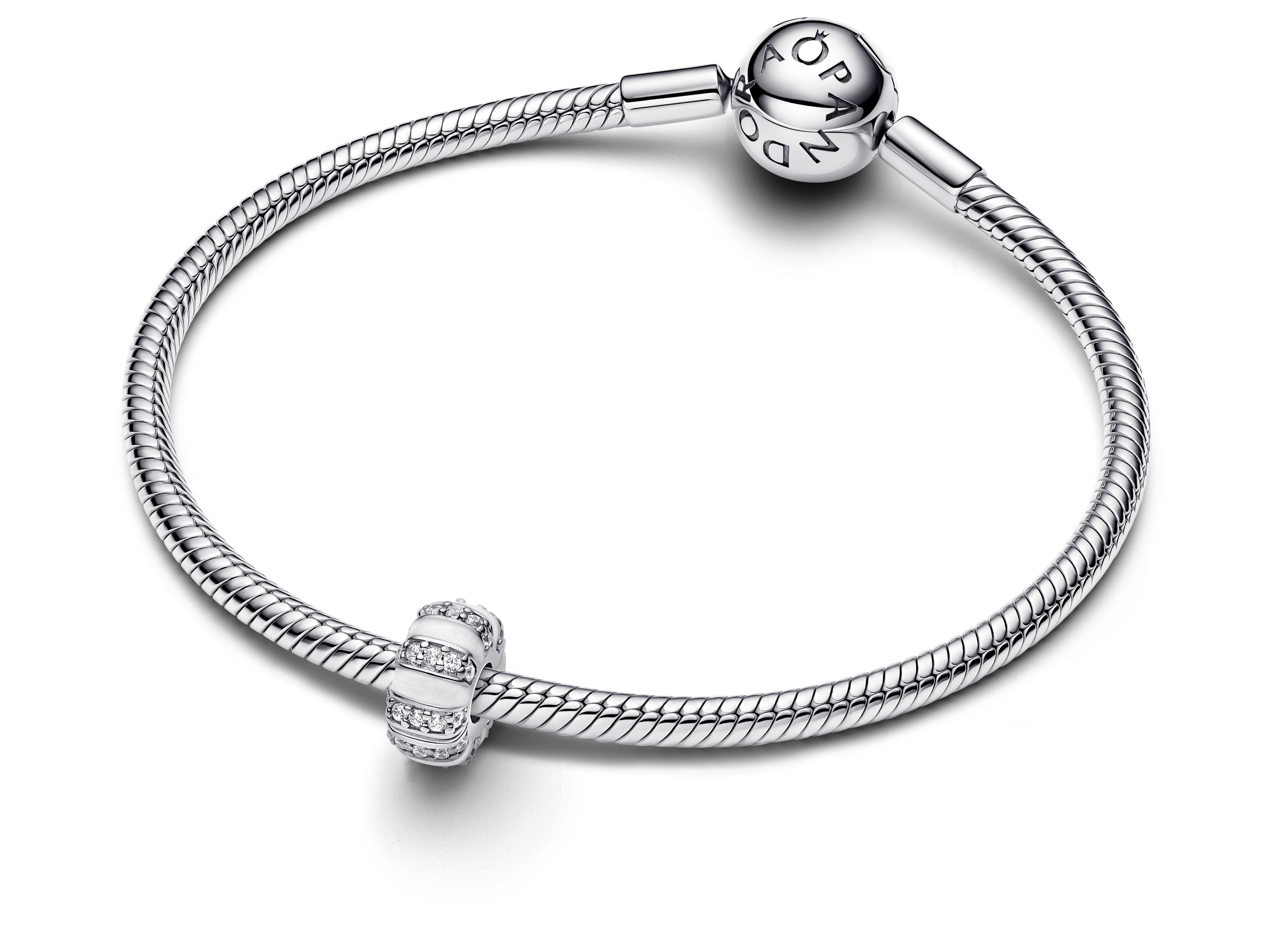 Pandora 793785C01 Clip Stopper aus Sterling Silber mit Steinen und Emaille, verziert mit weißen Zirkonia, ideal für das perfekte Armband-Design geeignet, neu im Sortiment von Pandora.