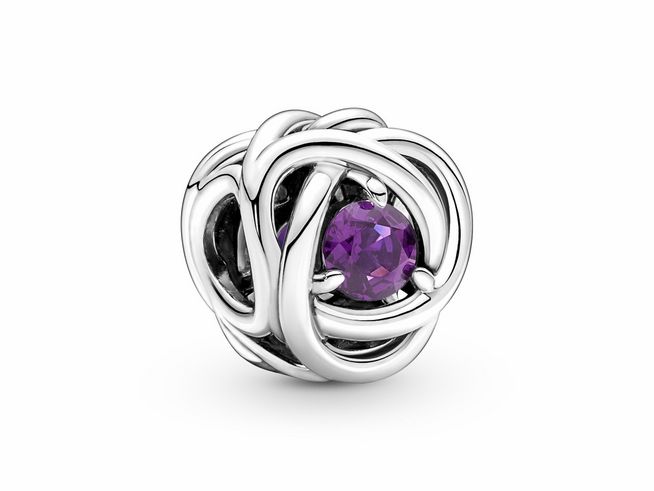 Pandora Lila Eternity Kreis Charm in Silber mit lila Kristall, filigranes Design mit geschwungenen Linien, perfekt für eine Armband-Kollektion.