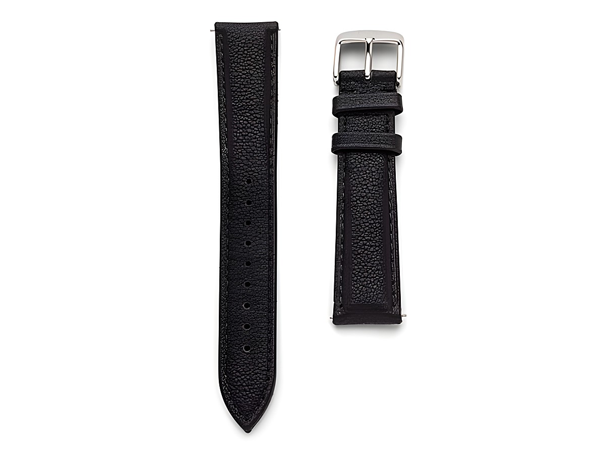 DUR Rindsleder Schwarz DWB002 18 mm Uhren Ersatzarmband in der Nahaufnahme, zeigt ein schwarzes Lederarmband mit gefüttertem Innenmaterial und silberner Schnalle, ideal für Uhren.