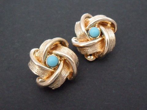Ohrclip 17,6 mm zeitlos rotgoldfarben-türkis echte Goldauflage Juwelier Harnisch Ohrclip mit floraler Struktur und türkisem Stein im zentralen Bereich, elegant und stilvoll.