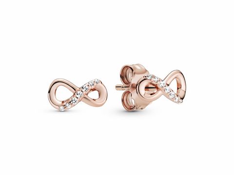 Pandora ROSE Ohrringe in Form eines Unendlichkeitssymbols, verziert mit Zirkonia-Steinen, hergestellt von Pandora, elegante und zeitlose Ohrstecker.