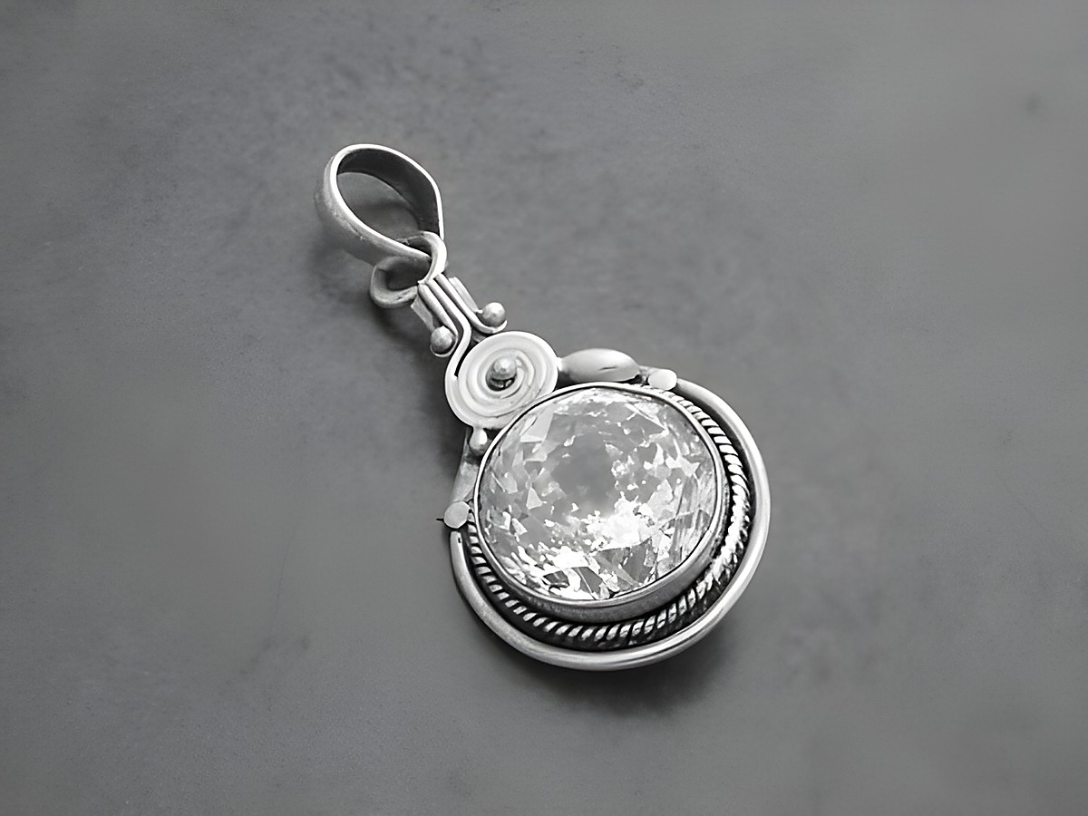 Zirkonia - 925 Sterling Silber Anhänger -ZAUBERHAFT- mit einem großen, funkelnden Zirkonia in einer kunstvollen Fassung, ideal für elegante Anlässe. Hersteller: Juwelier Harnisch.
