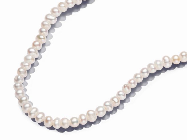 Zuchtperlen Collier-Halskette von Pandora aus weißen Zuchtperlen, dezent und elegant, mit vergoldetem Gelbgold, Länge 45 cm, perfekt für stilvolle Akzente.