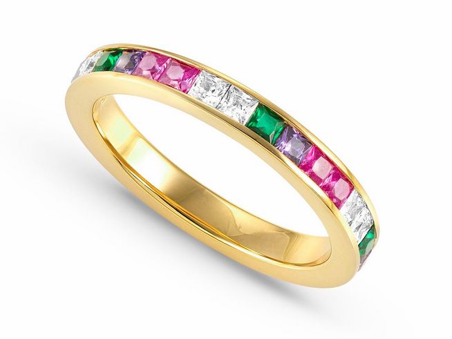 Ring aus gelbgold vergoldetem Material mit bunten Zirkonia-Steinen in verschiedenen Farben. Der zeitlose, elegante Stil und die leuchtenden Steine verleihen dem Schmuckstück einen besonderen Charme.