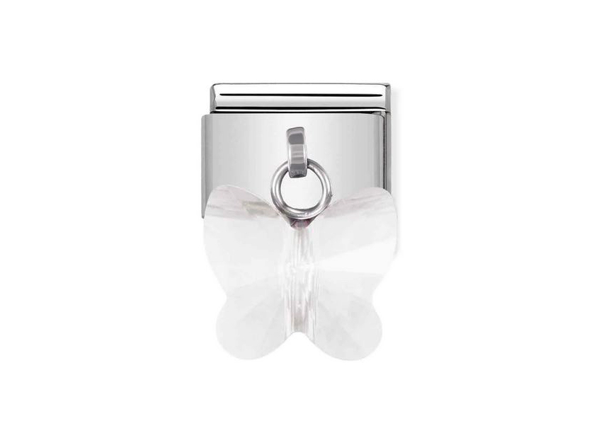 Der Kristall Schmetterling in Weiß aus Edelstahl von Nomination ist elegant gestaltet, mit funkelnden Details, die eine stilvolle Ergänzung für jeden Charms-Schmuck bieten.