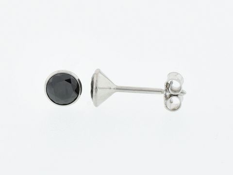 Silber Ohrringe in Kelchform mit schwarz gefasstem Zirkonia, Durchmesser 5,2 mm, von Juwelier Harnisch, elegant und zeitlos für jeden Anlass.