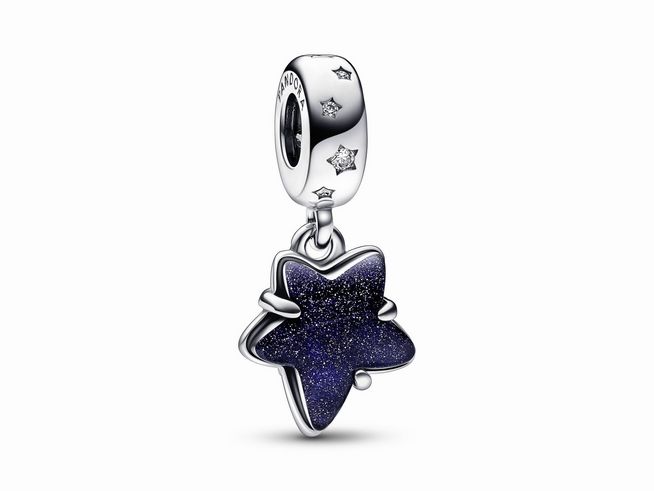 Pandora charm 792368C01 aus Sterling Silber mit blauen Zirkonia in Form eines Sterns, verziert mit funkelndem Stein und filigranen Details. Ideal für eine individuelle Armbandgestaltung.