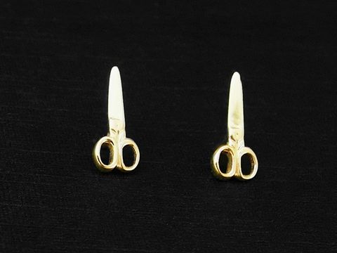 Gold Ohrringe in Form von Scheren als Ohrstecker aus 333 Gold, hergestellt von Juwelier Harnisch, ideal für Technik- und Freizeitliebhaber.
