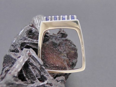 Goldring aufregend Größe 52,5 mit Safir in Gold 585, Hersteller Juwelier Harnisch, passend bis Größe 54/17,5.