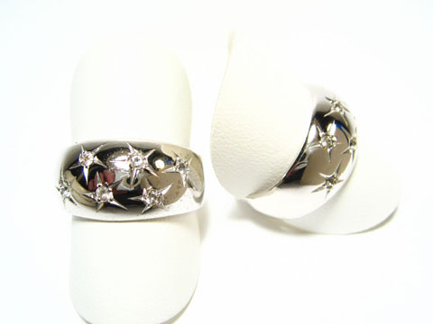 Designer Silber Ring rhodiniert mit weißem Stein, Hersteller Juwelier Harnisch, verstellbare Ringe, glänzendes Finish mit dekorativen Elementen.