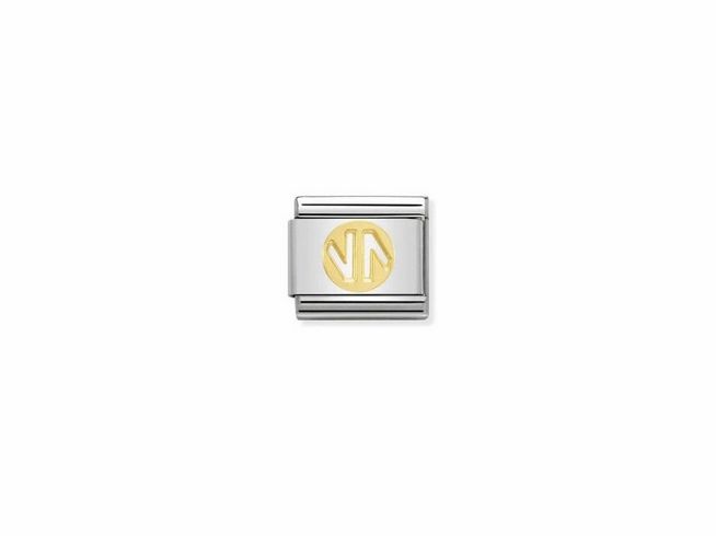 Ein elegantes Charm aus der Elegance Collection von Nomination, gefertigt aus Edelstahl mit einem goldenen Symbol in der Mitte, ansprechend im bicolor Design. Ideal für individuelle Armbänder.