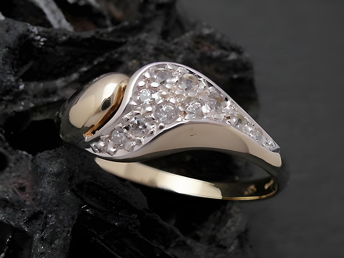 Gold Ring kunstvoll Gold 585 bicolor Zirkonia Goldring Gr. 56 von Juwelier Harnisch bis Gr. 56 18 feiner und eleganter Schmuck mit glänzenden Zirkonia Steinen.