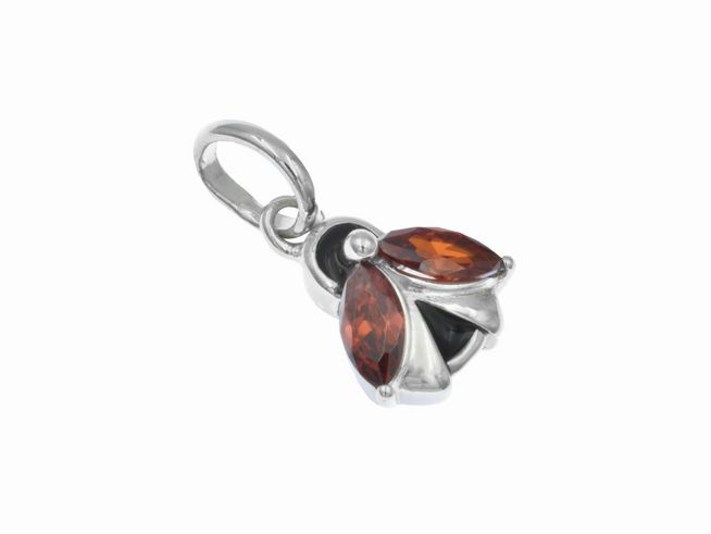 Funkelnder Marienkäfer Anhänger aus rhodiniertem Sterling Silber mit orangefarbenen, facettierten Steinen, ideal für Kinder, hergestellt von Juwelier Harnisch.