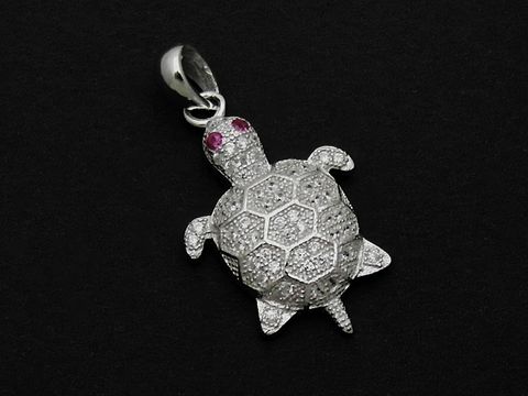 Silber Anhänger in Form einer Schildkröte, verziert mit weißen und roten Zirkonia, Hersteller: Juwelier Harnisch, tierisch.