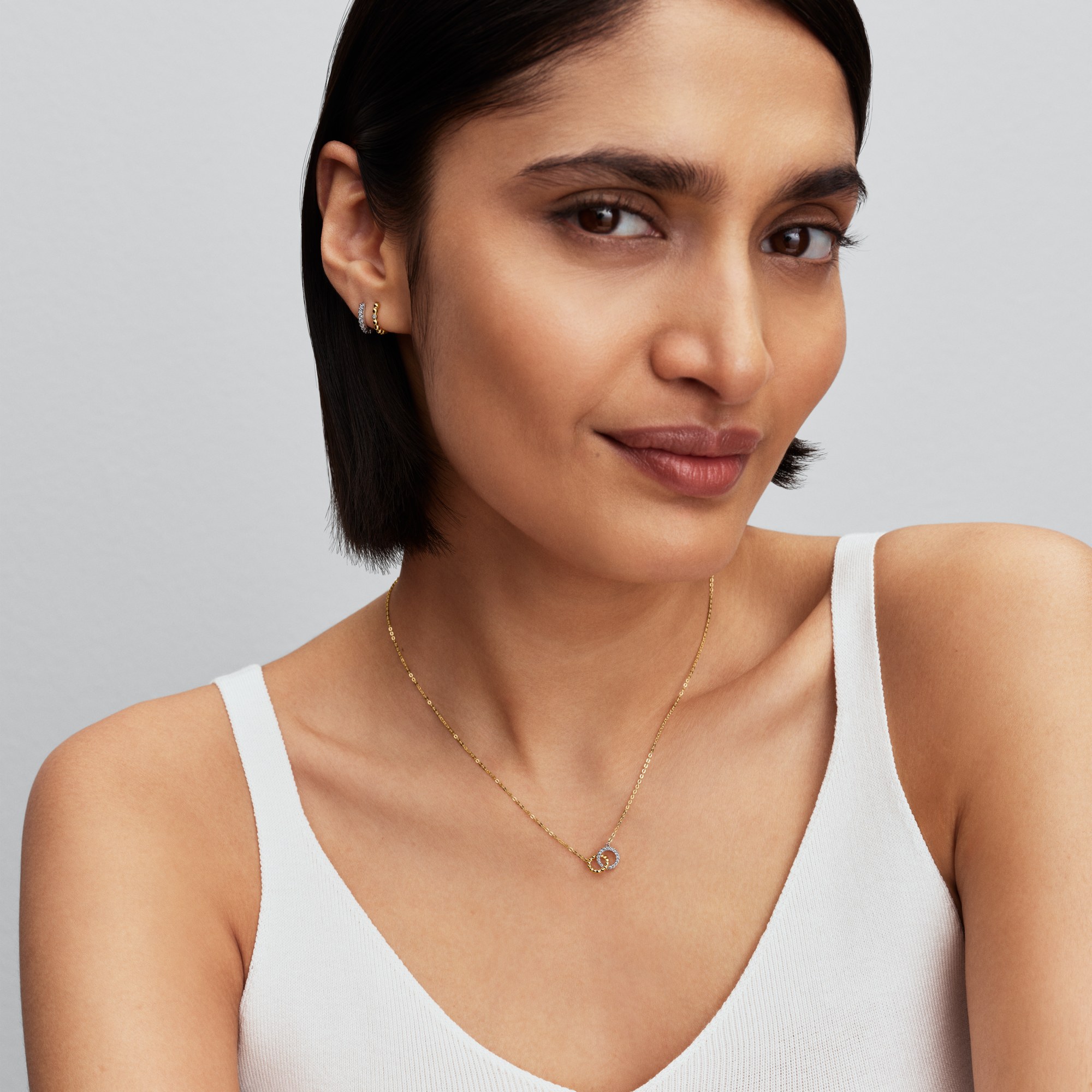 Pandora Huggie Ohrring Creole - Sterling Silber & Gelbgold Vergoldung - Zirkonia – Ansicht 3