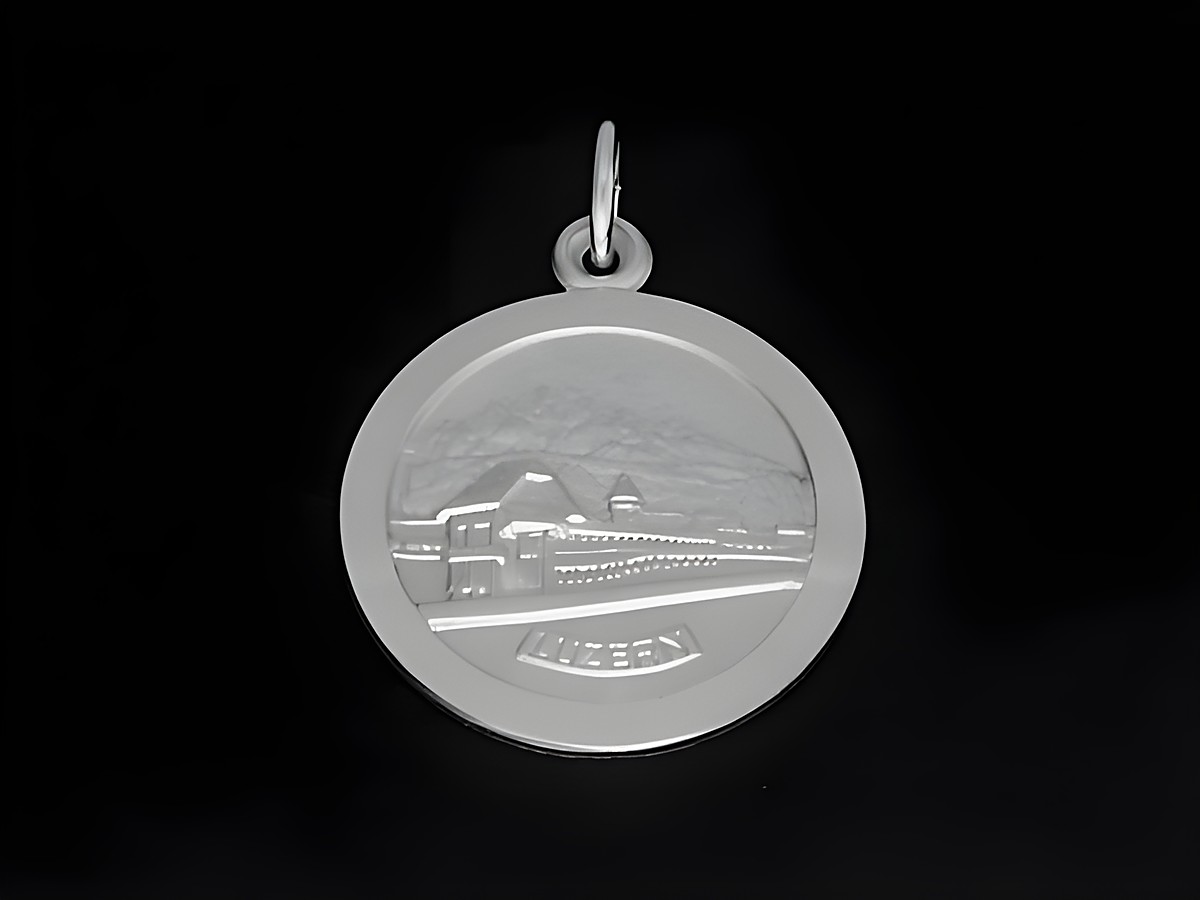 Luzern Anhänger aus Silber rhodiniert, rund geformt, mit einer Prägung der Stadtansicht von Luzern, Hersteller Juwelier Harnisch, Europas Anhänger.