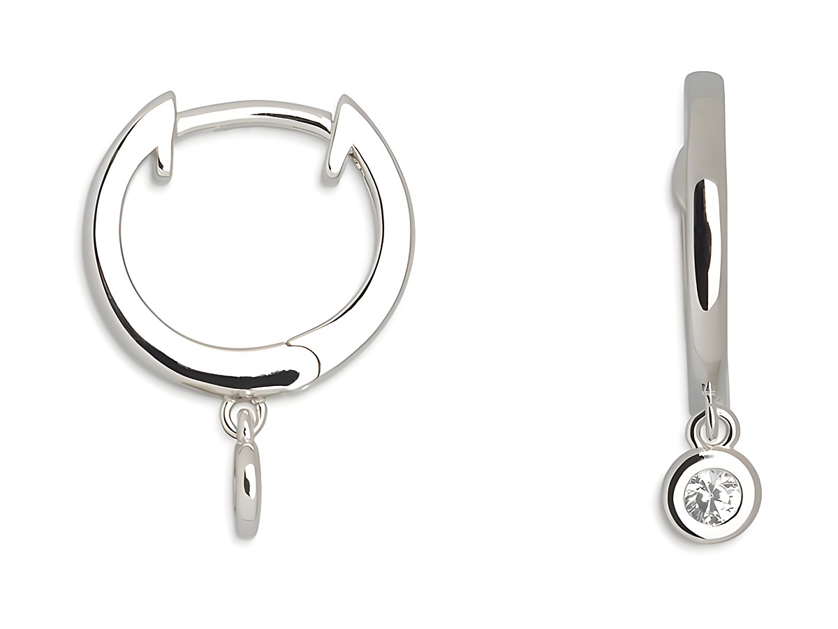 Xenox Sterling Silber Ohrringe XS8655 sind elegante Creolen mit einem modernen Design und einem funkelnden Anhänger, der einen klaren Stein trägt, ideal für einen stilvollen Look.