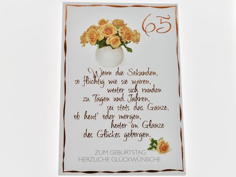 Geburtstagskarte mit einem Rosenstrauß in einer weißen Vase und der Aufschrift 65 sowie einem poetischen Text zum Geburtstag, Hersteller Juwelier Harnisch, Geburtstagskarten.