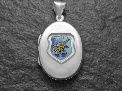 Silbermedaillon mit dem Wappen der Republik Zypern auf der Vorderseite, Hersteller Juwelier Harnisch, Teil der Europa Medaillons, ideal als Schmuckstück oder Sammlerstück.