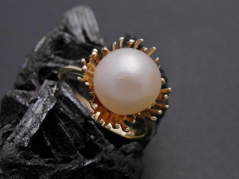 Gold Perlen Ring traumhaft Gr. 52 mit einer Zuchtperle von 9,1 mm, Gold 585, gefertigt vom Juwelier Harnisch, exklusives Design bis Gr. 52/17.