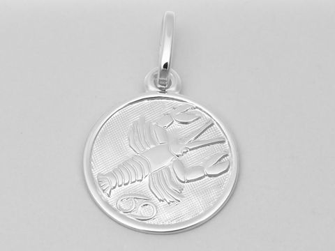 301216-0 Sterling Silber rhodinierter Anhänger mit dem Sternzeichen Krebs, polierte Oberfläche, Durchmesser 14 mm, hergestellt von Juwelier Harnisch, symbolisiert das Zeichen Krebs.