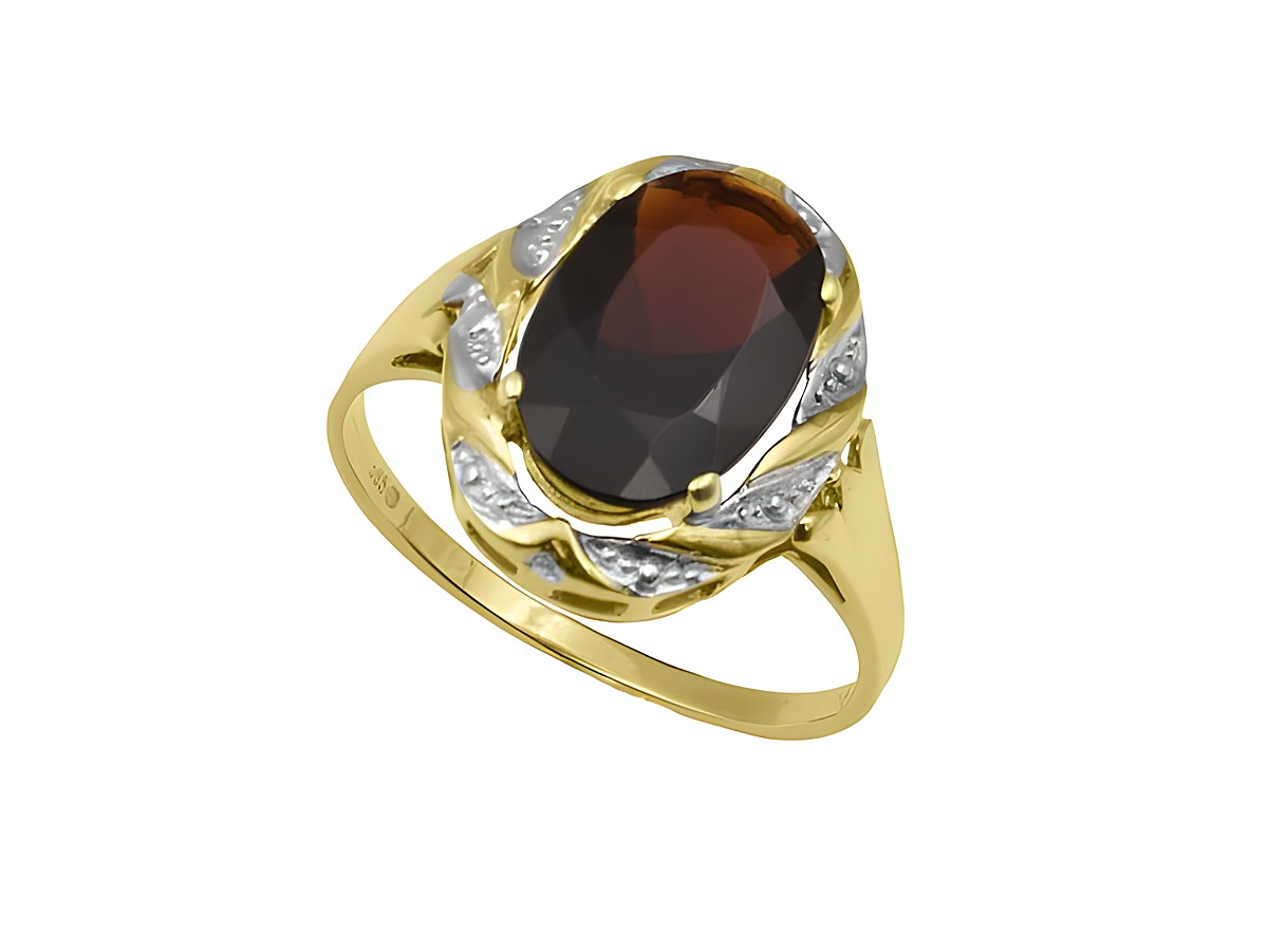 Schmaler Ring aus gelbgold und weißgold 585 bicolor mit einem ovalen, facettierten Granat in der Mitte, umgeben von eleganten, geschwungenen Details. Größe 56, Hersteller Juwelier Harnisch.