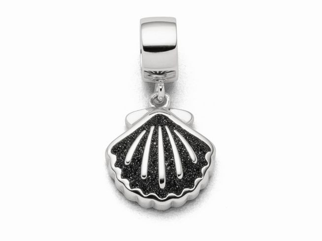 Sterling Silber Charm in Form einer Muschel mit schwarzem Lavasand. Das Design ist elegant und detailreich, perfekt für individuellen Schmuck. Hersteller: DUR, Modell F317.