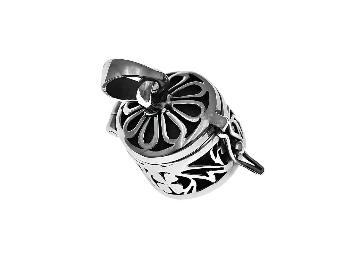 Medaillon Truhe mit filigranen Blumen Ornamenten aus Sterling Silber, hergestellt von Juwelier Harnisch, ideal für persönliche Erinnerungen oder Schmuckaufbewahrung.