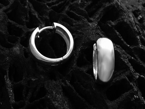 Elegante Creolen aus 1,6 cm Sterling Silber, poliert, Hersteller Juwelier Harnisch, stilvolles Design bis 25 mm, ideal für jeden Anlass.