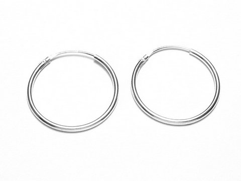Silber Creole Durchmesser 25 mm Ohrring von Juwelier Harnisch, elegantes Design, zeitlos und vielseitig tragbar. Ideal für jeden Anlass und perfekt als Schmuckstück.